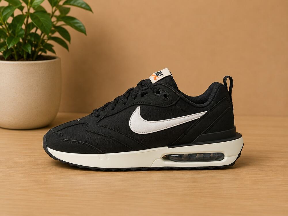 NWT Nike Women's Air Max Dawn Shoes Black/Summit White/Silver Size 9.5
